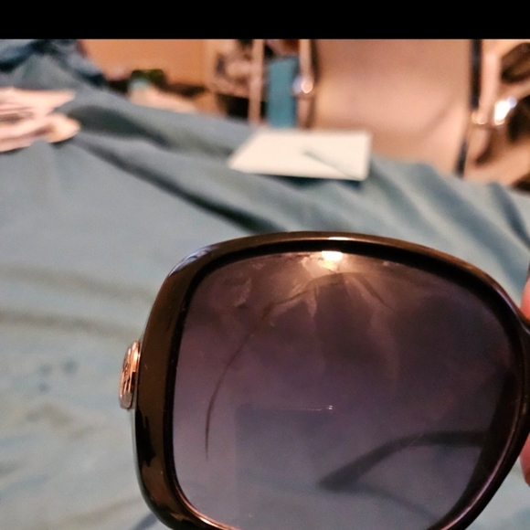 Authentic gucci sunglasses - Picture 3 of 7